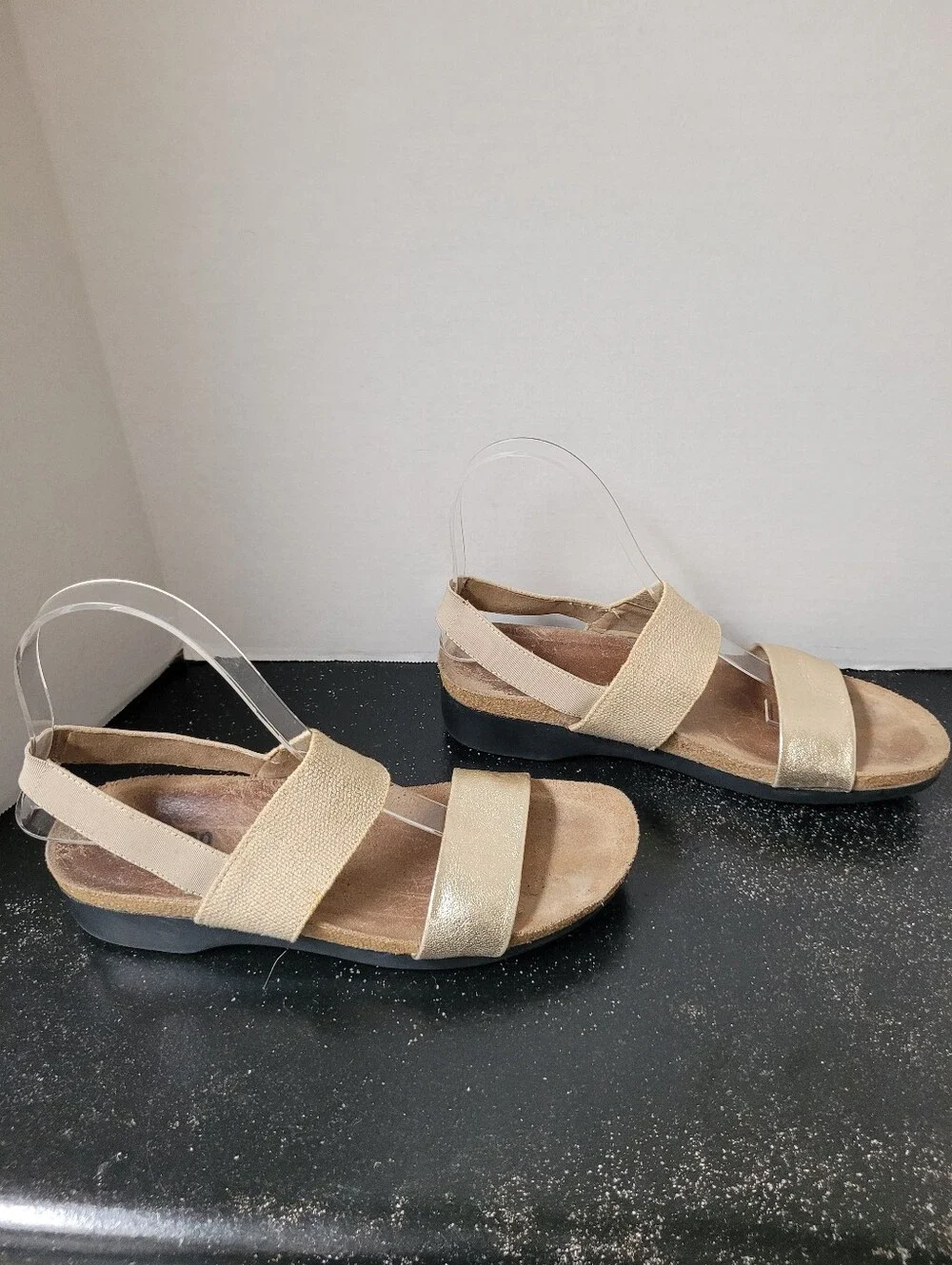 Munro Women's Pisces Gold and Tan Elastic Strap Sandals